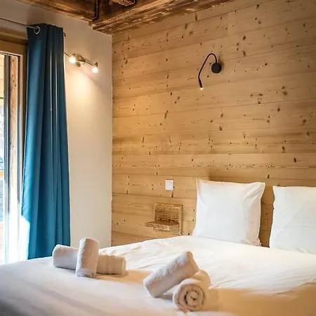Montagnard Renove Avec Jacuzzi 4****- 15 Personnes Σαλέ