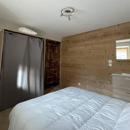 Montagnard Renove Avec Jacuzzi 4****- 15 Personnes Saint-Sorlin-dʼArves