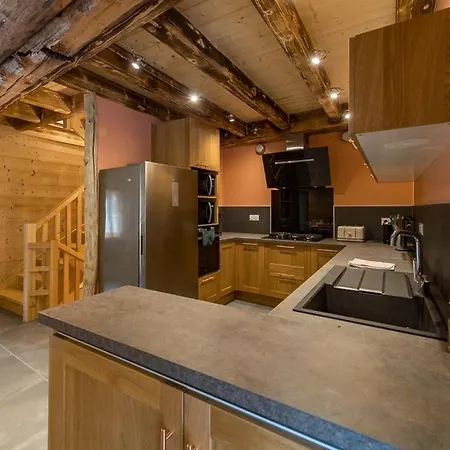 Montagnard Renove Avec Jacuzzi 4****- 15 Personnes